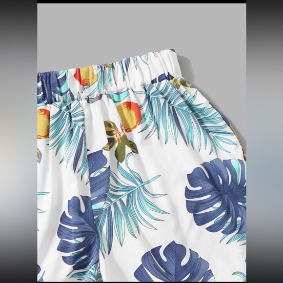 SHEIN VCAY Plunging Self-Tie Top & Tropical Print Shorts Set - Picture 3 of 4